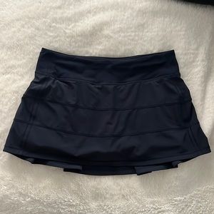 Lululemon pace rival mid rise skirt size 6 navy